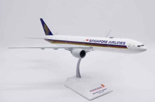 JC Wings Advanced 1:200 Singapore Airlines Boeing B777-300(ER) "Flaps Up" 9V-SWZ (EW277W010E) - Image 14