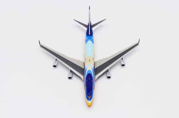 JC Wings 1:400 Singapore Airlines Boeing B747-400 "Tropical - Flaps Up" 9V-SPK (XX40213) - Image 8
