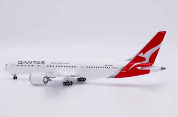 JC Wings 1:400 Qantas Airways Boeing B787-9 Dreamliner "Boomerang - Flaps Down" VH-ZNF (XX40367A) - Image 5