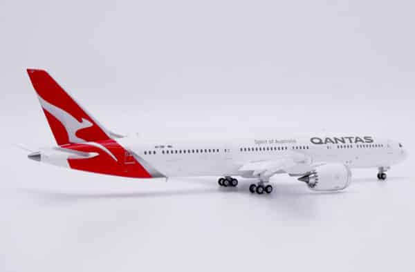 JC Wings 1:400 Qantas Airways Boeing B787-9 Dreamliner "Boomerang - Flaps Down" VH-ZNF (XX40367A) - Image 6