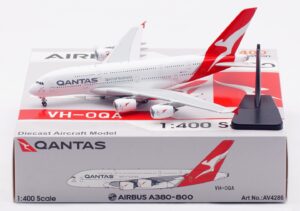 Aviation 400 1:400 Qantas Airways Airbus A380-800 "Nancy-Bird Walton" VH-OQA (AV4286)