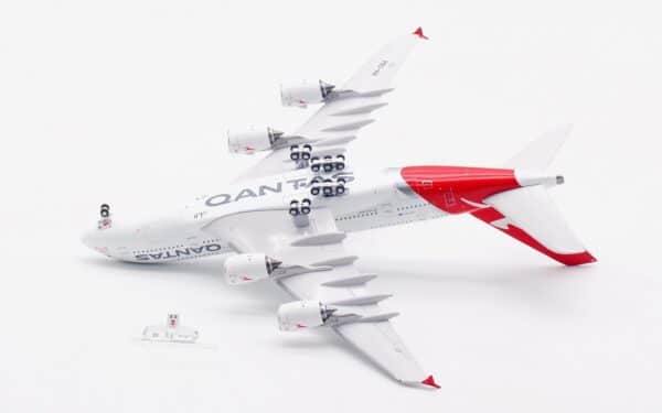 Aviation 400 1:400 Qantas Airways Airbus A380-800 "Nancy-Bird Walton" VH-OQA (AV4286) - Image 12
