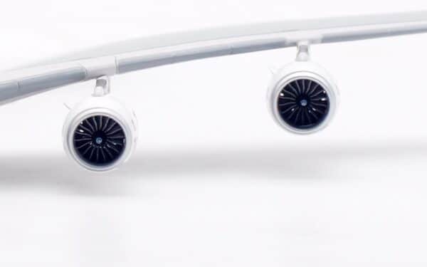 Aviation 400 1:400 Qantas Airways Airbus A380-800 "Nancy-Bird Walton" VH-OQA (AV4286) - Image 15