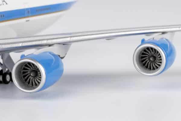 NG Models 1:400 United States Air Force (USAF) Boeing VC-25B (B747-8i) VIP "Fantasy Old Colours" 30000 (NG78040) - Image 8
