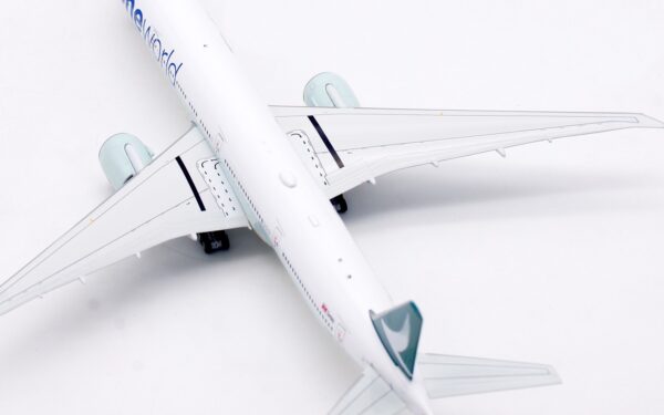Aviation 400 1:400 Cathay Pacific Boeing B777-300(ER) "OneWorld" B-KQM (WB4046) - Image 13