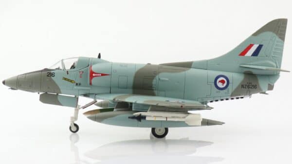 Hobby Master 1:72 Royal New Zealand Air Force (RNZAF) Douglas A-4G Skyhawk NZ6216 (HA1431)