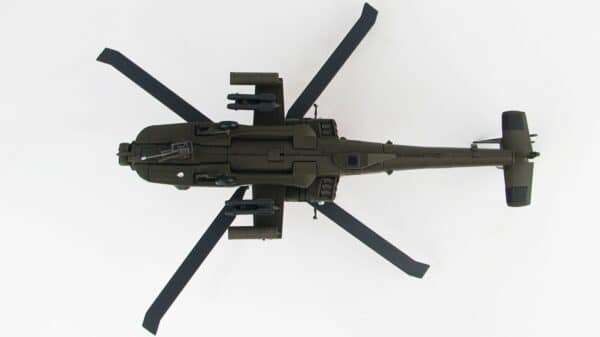 Hobby Master 1:72 Republic of Singapore Air Force (RSAF) Boeing AH-64D Apache Longbow, 120th Sqn. "Kestrel / Red Hawks" 2067 (HH1204) - Image 7