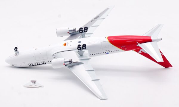 InFlight 200 1:200 Qantas Airways Boeing B767-200(ER) "City of Wollongong" VH-EAJ (IF762QF0525) - Image 13