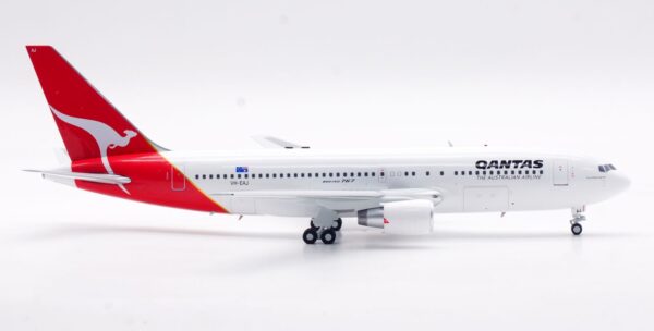 InFlight 200 1:200 Qantas Airways Boeing B767-200(ER) "City of Wollongong" VH-EAJ (IF762QF0525) - Image 7