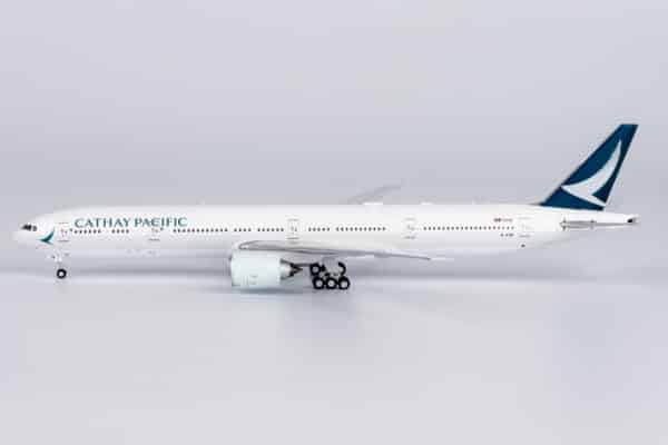 NG Models 1:400 Cathay Pacific Boeing B777-300(ER) B-KQW (NG73069)