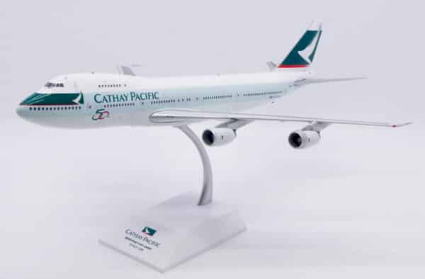 JC Wings 1:200 Cathay Pacific Boeing B747-200B "50th Anniversary - Flaps Up" VR-HIC (SC2742002) - Image 9