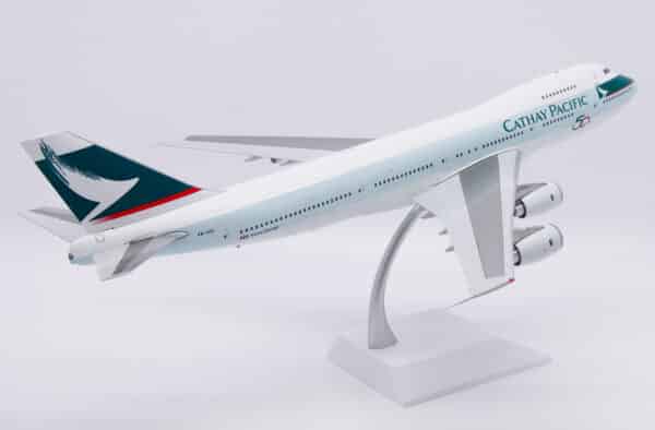 JC Wings 1:200 Cathay Pacific Boeing B747-200B "50th Anniversary - Flaps Up" VR-HIC (SC2742002) - Image 11