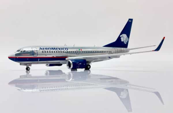 JC Wings 1:200 Aeromexico Boeing B737-700w "Flaps Up" XA-CAM (XX20189) - Image 3