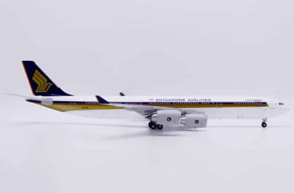 JC Wings 1:200 Singapore Airlines Airbus A340-500 "Leadership" 9V-SGB (XX20673) - Image 2