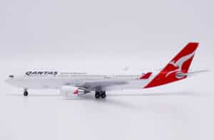 JC Wings 1:400 Qantas Airways Airbus A330-200 "Clare Valley" VH-EBN (XX40245)