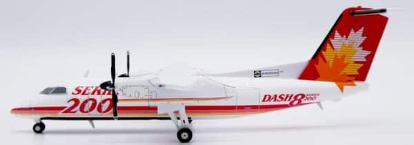 JC Wings 1:200 Bombardier de Havilland Canada DHC-8-200 Dash-8 "House Colours" C-GGMP (LH2369)