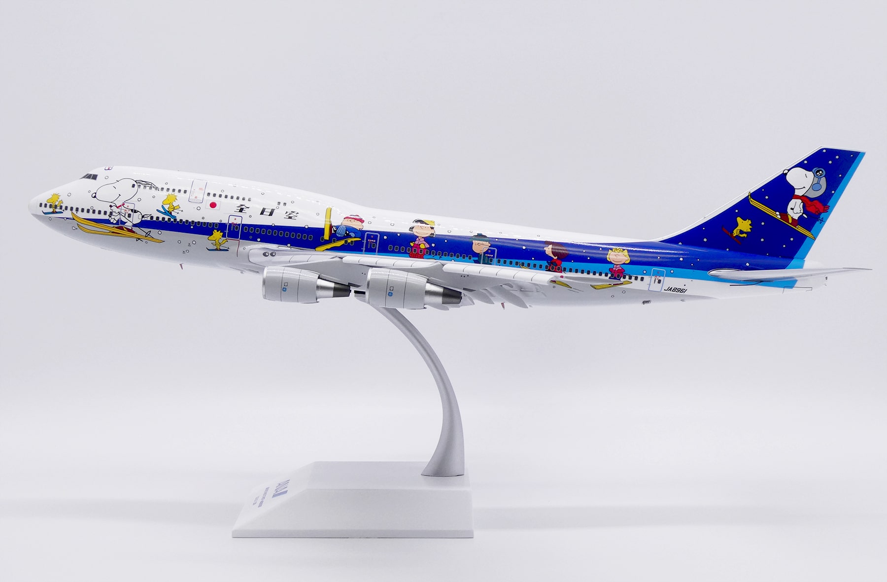 JC Wings 1:200 ANA All Nippon Airways Boeing B747-400D "Snoopy - Flaps Down" JA8961 (SA2053A) - Image 10