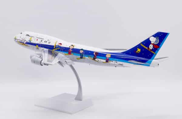 JC Wings 1:200 ANA All Nippon Airways Boeing B747-400D "Snoopy - Flaps Down" JA8961 (SA2053A) - Image 12