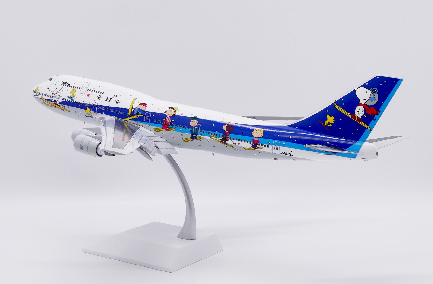JC Wings 1:200 ANA All Nippon Airways Boeing B747-400D "Snoopy - Flaps Down" JA8961 (SA2053A) - Image 12