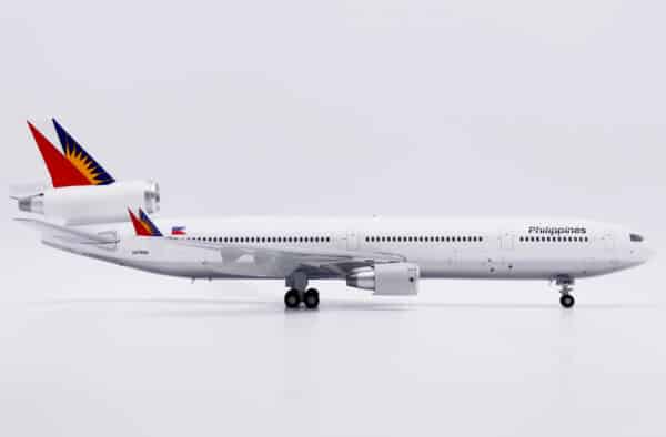 JC Wings 1:200 Philippine Airlines McDonnell Douglas MD-11 N278WA (XX20648) - Image 2