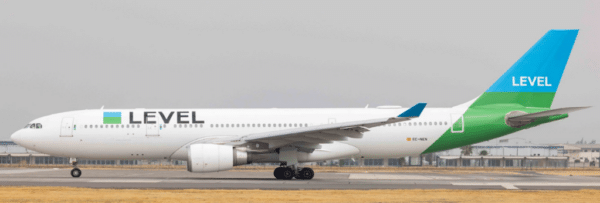 JC Wings 1:400 LEVEL Airbus A330-200 EC-NEN (XX40724)