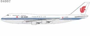 NG Models 1:400 Air China Boeing B747-400M B-2468 (NG04007)