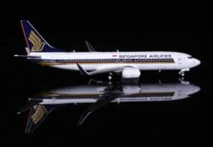 Aero Polaris 1:400 Singapore Airlines Boeing B737-800w 9V-MGM (HA7380001)