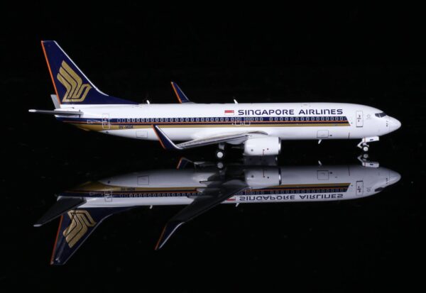 Aero Polaris 1:400 Singapore Airlines Boeing B737-800w 9V-MGM (HA7380001)