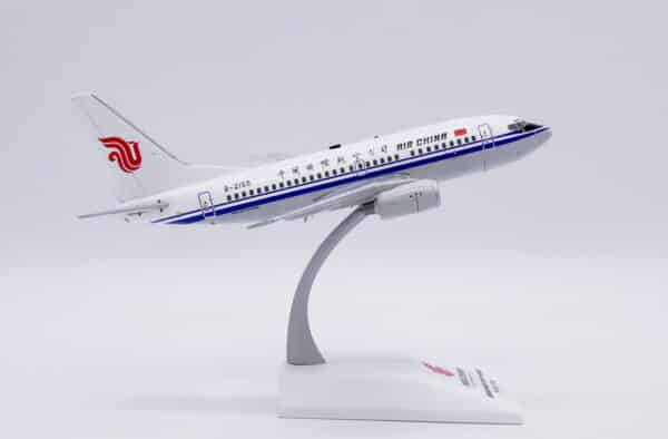 JC Wings 1:200 Air China Boeing B737-500 B-2155 (LH2445) - Image 7