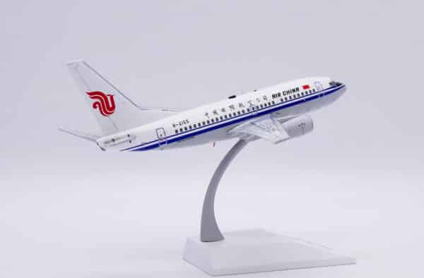 JC Wings 1:200 Air China Boeing B737-500 B-2155 (LH2445) - Image 11