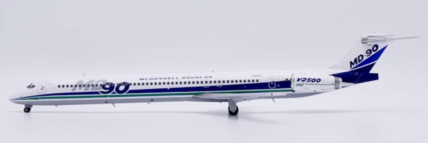JC Wings 1:200 McDonnell Douglas MD-90 "House Colours" N901DC (LH2501)