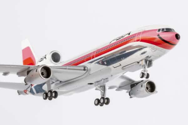 NG Models 1:400 Pacific Southwest Airlines (PSA) Lockheed L-1011 TriStar 1 N10114 (NG31038) - Image 11