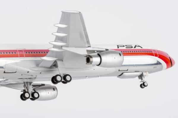NG Models 1:400 Pacific Southwest Airlines (PSA) Lockheed L-1011 TriStar 1 N10114 (NG31038) - Image 12