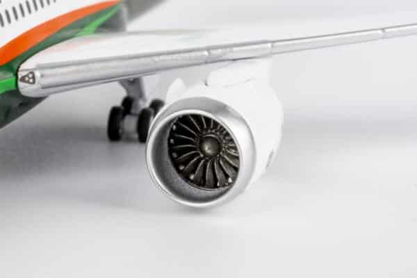 NG Models 1:400 Eva Air Boeing B787-9 Dreamliner B-17881 (NG55142) - Image 8