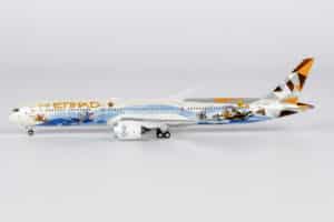 NG Models 1:400 Etihad Airways Boeing B787-10 Dreamliner "Warner Bros. World Abu Dhabi" A6-BMA (NG56031)