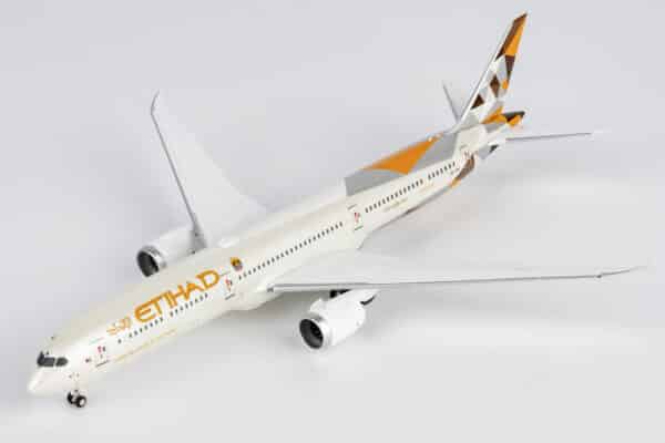 NG Models 1:400 Etihad Airways Boeing B787-10 Dreamliner A6-BMB (NG56032) - Image 3