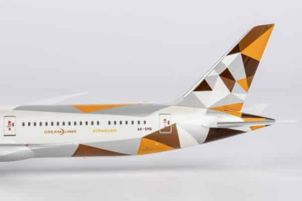NG Models 1:400 Etihad Airways Boeing B787-10 Dreamliner A6-BMB (NG56032) - Image 5