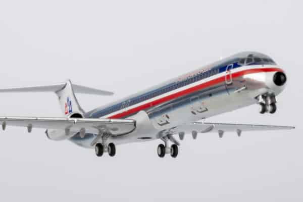 NG Models 1:400 American Airlines McDonnell Douglas MD-82 N236AA (NG83008) - Image 4