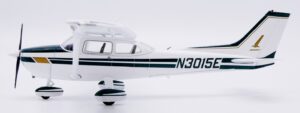 JC Wings General Aviation 1:72 Cessna 172N Skyhawk II N3015E (XX172001)