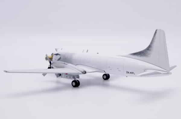 JC Wings 1:200 Air Chathams Convair CV-580(F) ZK-KFL (XX20549) - Image 8