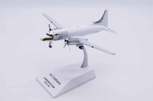 JC Wings 1:200 Air Chathams Convair CV-580(F) ZK-KFL (XX20549) - Image 3