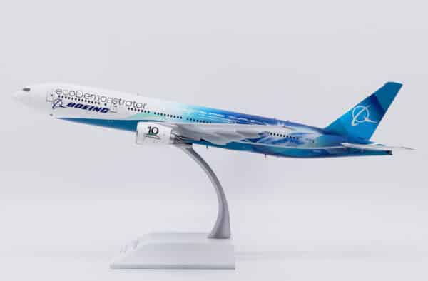JC Wings 1:200 Boeing Aircraft Company Boeing B777-200(ER) "ecoDemonstrator - Flaps Up" N861BC (XX20559) - Image 10
