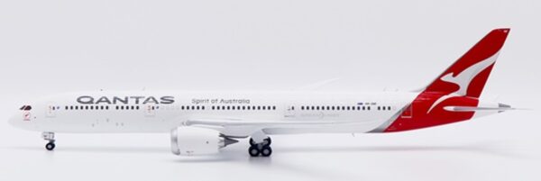 JC Wings 1:200 Qantas Airways Boeing B787-9 Dreamliner "Boomerang - Flaps Down" VH-ZNF (XX20624A)
