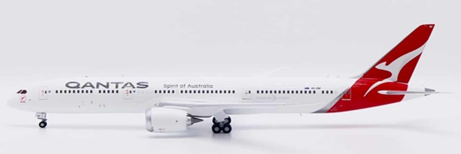 JC Wings 1:200 Qantas Airways Boeing B787-9 Dreamliner "Boomerang - Flaps Down" VH-ZNF (XX20624A)