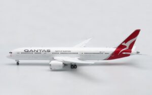JC Wings 1:200 Qantas Airways Boeing B787-9 Dreamliner "Boomerang - Flaps Down" VH-ZNF (XX20624A)