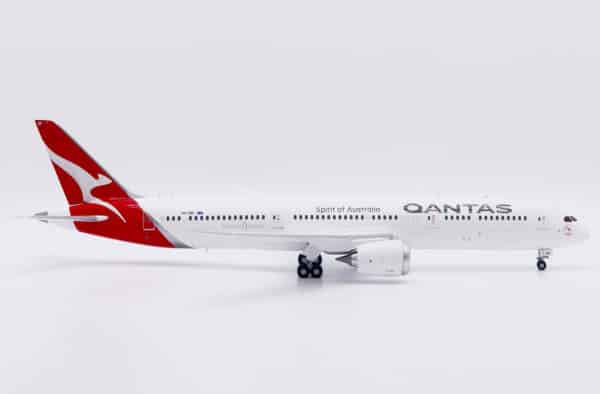 JC Wings 1:200 Qantas Airways Boeing B787-9 Dreamliner "Boomerang - Flaps Up" VH-ZNF (XX20624) - Image 2