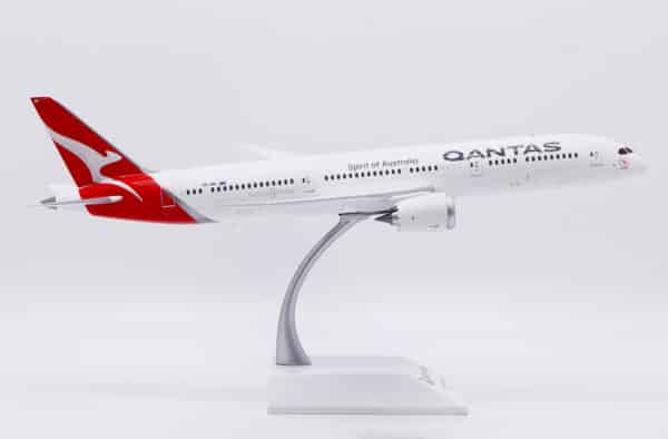 JC Wings 1:200 Qantas Airways Boeing B787-9 Dreamliner "Boomerang - Flaps Up" VH-ZNF (XX20624) - Image 7