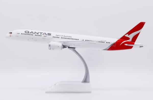 JC Wings 1:200 Qantas Airways Boeing B787-9 Dreamliner "Boomerang - Flaps Up" VH-ZNF (XX20624) - Image 10
