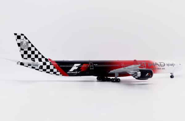 JC Wings 1:200 Etihad Airways Airbus A340-600 "Abu Dhabi Grand Prix" A6-EHJ (XX20692) - Image 7