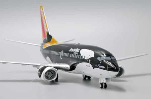 JC Wings 1:200 Southwest Airlines Boeing B737-500 "Shamu II" N507SW (XX2377) - Image 9